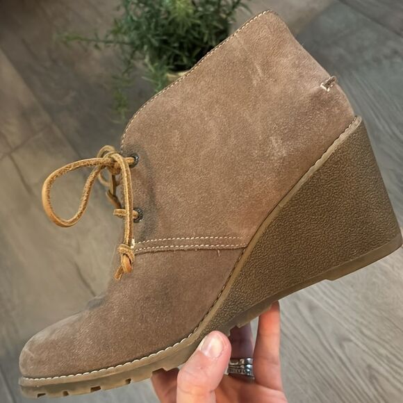 BRAND NEW SPERRY TOP SIDER WOMENS STELLA PROW ANKLE BOOTIE SUEDE TAN SIZE 9 - Picture 4 of 9